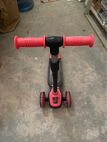  Beden Işıklı scooter