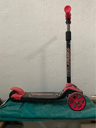  Işıklı scooter