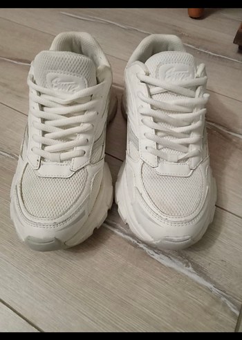 37 Beden beyaz Renk Pull and Bear sneakers