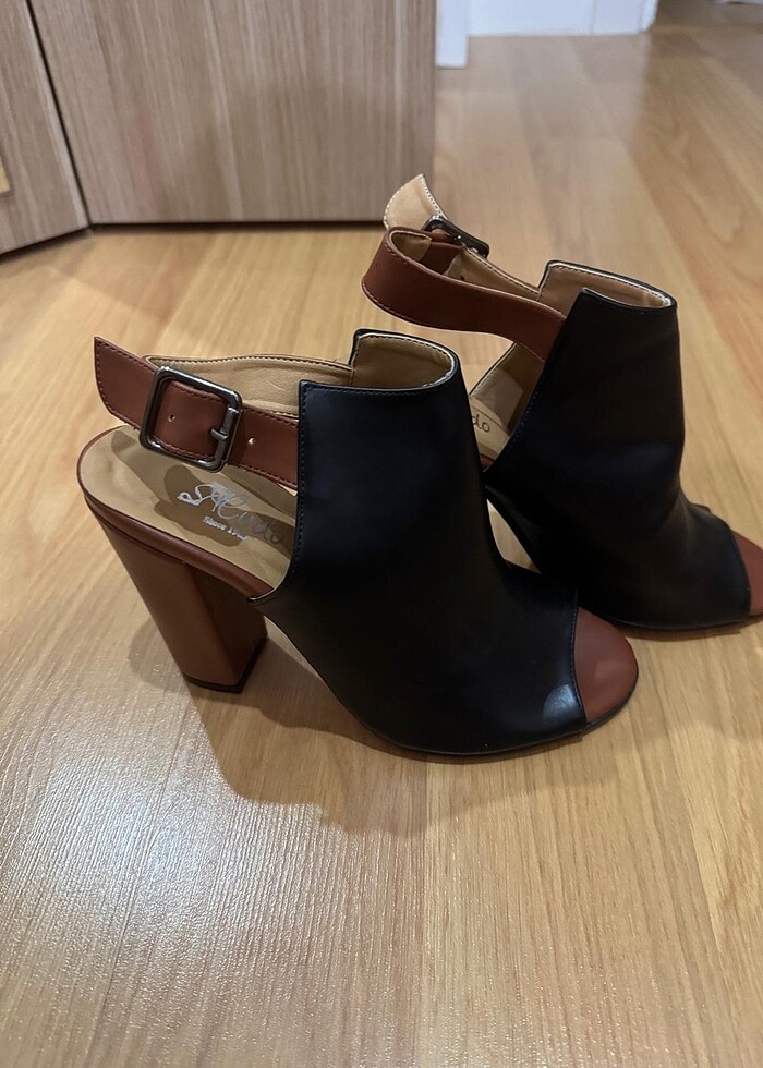 Önü açık topuklu ayakkabı - Görsel 3