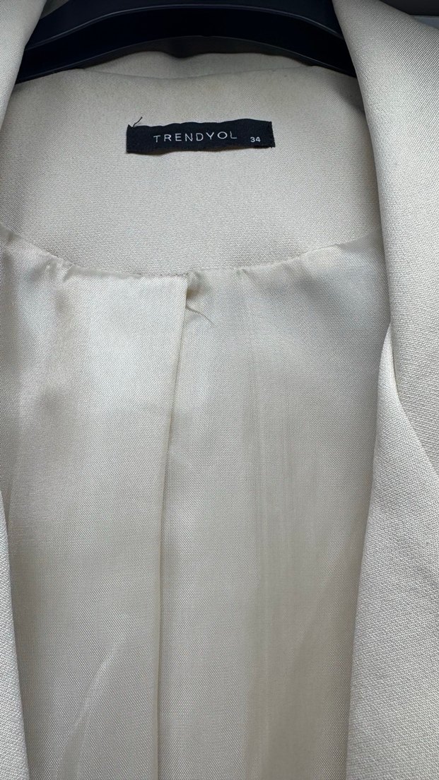 Düğmeli Beyaz Kadın Blazer Ceket - Görsel 2