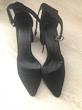 Kısa topuk stiletto