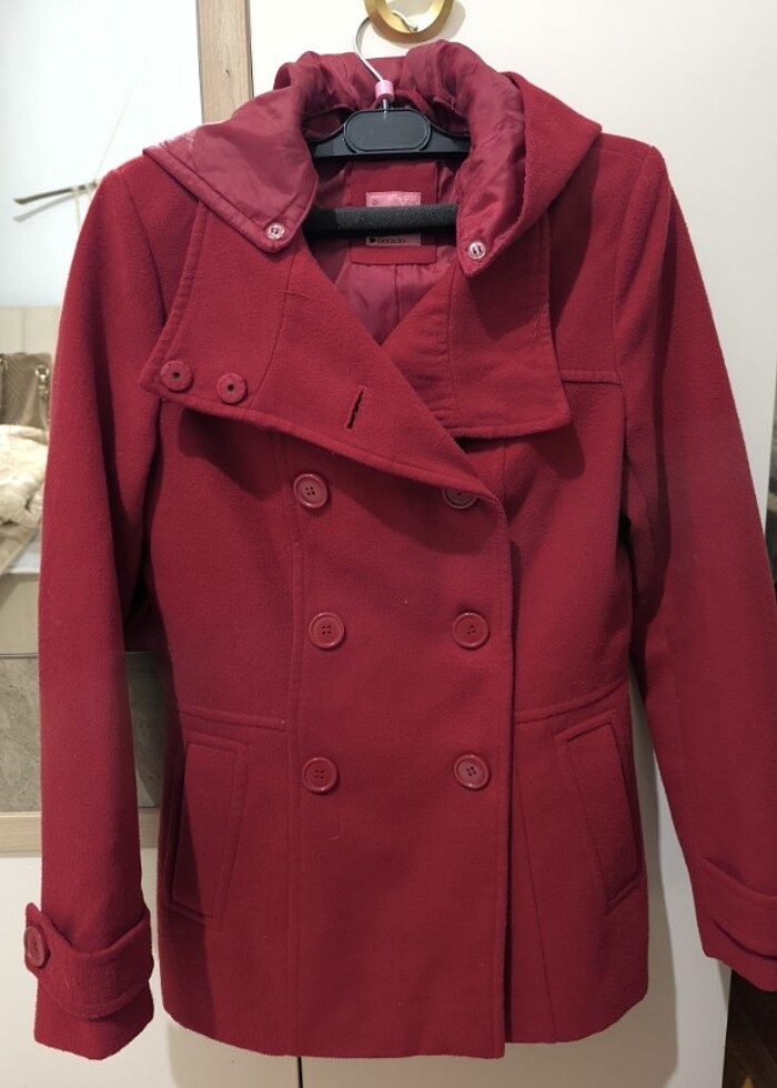 Kırmızı kaşe kaban - Görsel 2