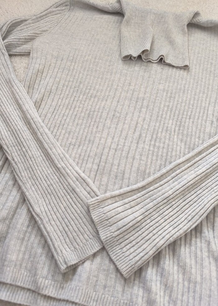 Krem rengi boğazlı kazak - Görsel 3