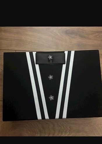 Diğer Siklik Ve Zarafet Damat Bohcasi İcin Sandik