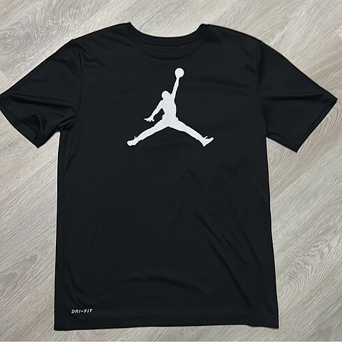 Nike air jordan thishirt