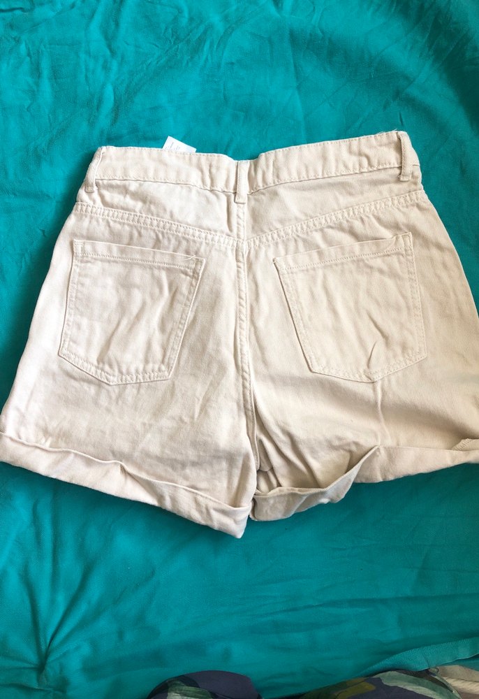 Düğmeli Bej Kadın Mini Şort - Görsel 4