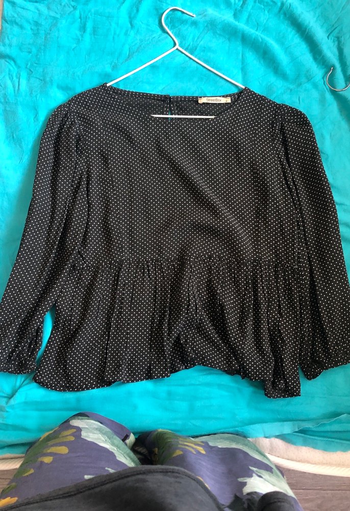 Uzun kollu altı pileli haki renk puantiyeli bluz - Görsel 2