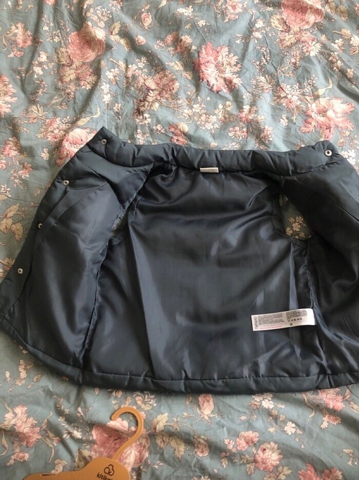 Gri Düğmeli Yüksek Yakalı çocuk Yelek hiç giyilmedi - Görsel 3