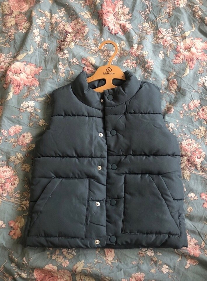 Gri Düğmeli Yüksek Yakalı çocuk Yelek hiç giyilmedi - Görsel 2