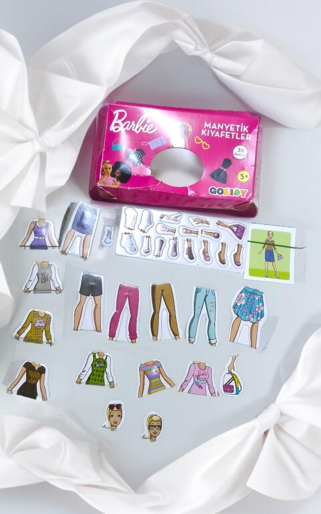Barbie Manyetik Kıyafet Seti 38 Parça - Görsel 2