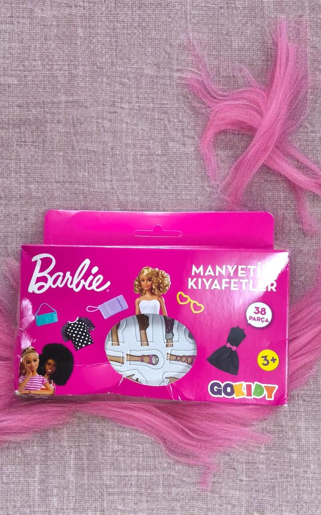 Barbie Manyetik Kıyafet Seti 38 Parça - Görsel 3