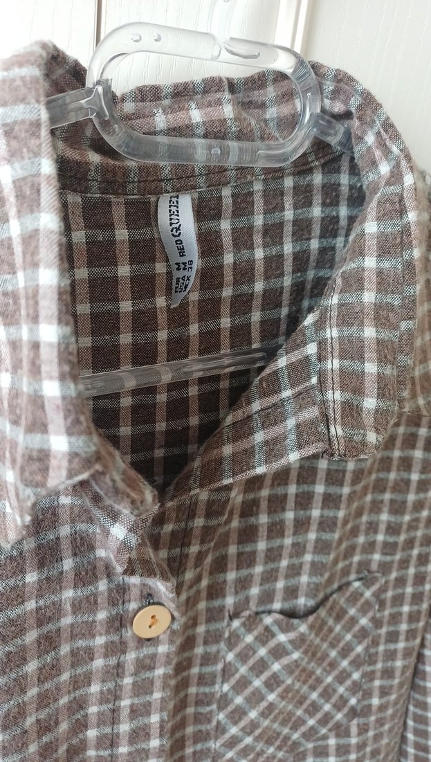 Düğmeli Kahverengi Gömlek - Görsel 4