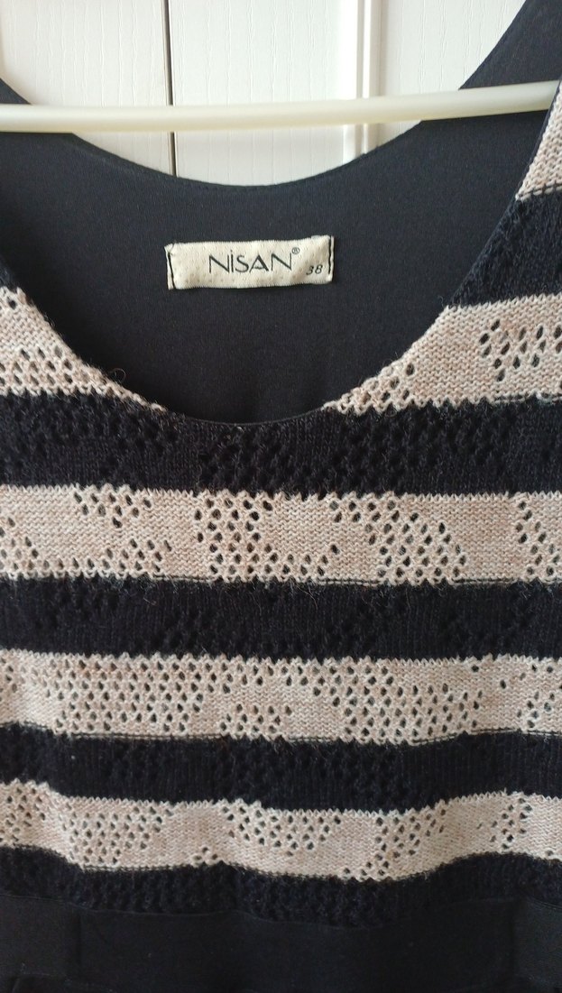 Çizgili V Yaka Triko Midi Elbise - Görsel 3