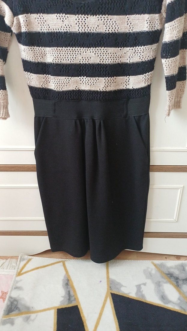 Çizgili V Yaka Triko Midi Elbise - Görsel 4