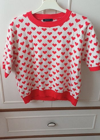 Kırmızı Kalp Desenli Kısa Kollu Triko - Görsel 3