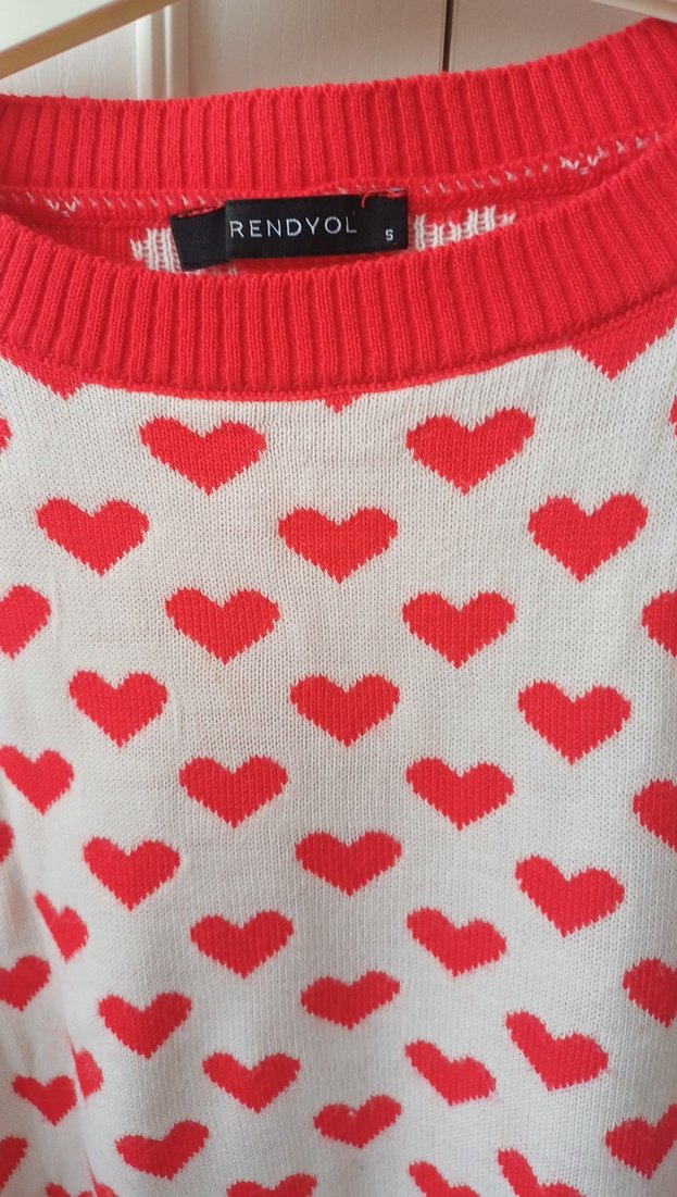 Kırmızı Kalp Desenli Kısa Kollu Triko - Görsel 2
