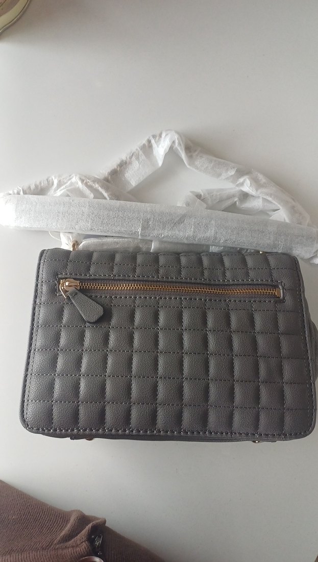 Orjinal Guess Kadın Gri Kemer Detaylı Deri Çanta - Görsel 5