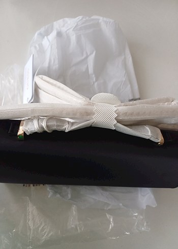 orjinal Guess Siyah Deri Tokalı Kadın Çantası - Görsel 5