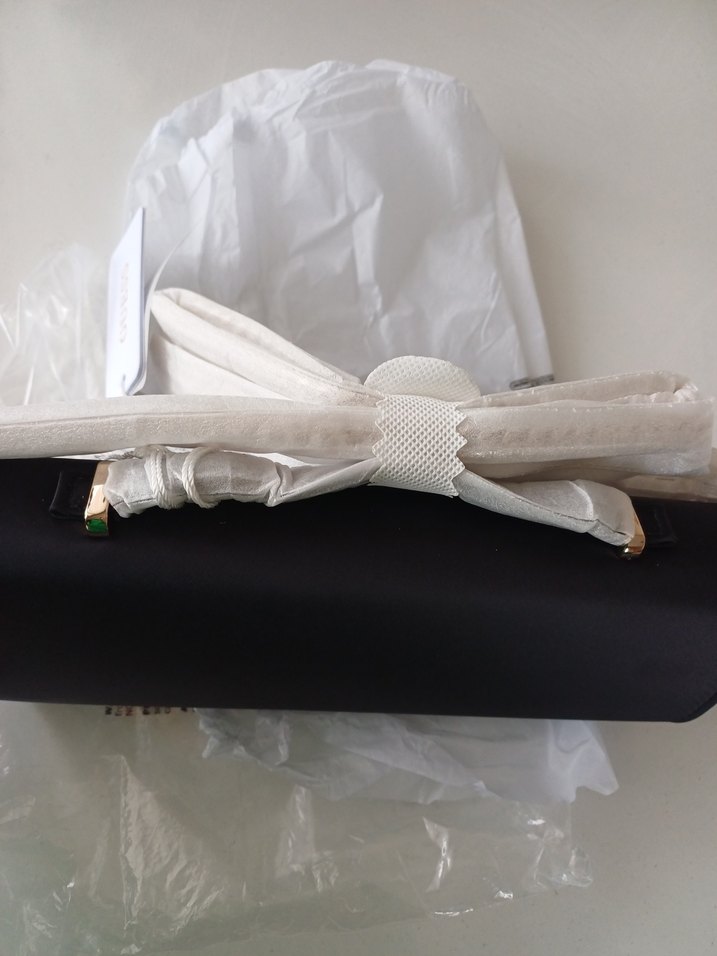 orjinal Guess Siyah Deri Tokalı Kadın Çantası - Görsel 5