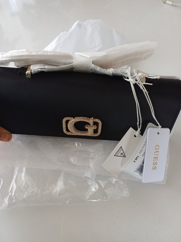 orjinal Guess Siyah Deri Tokalı Kadın Çantası - Görsel 3