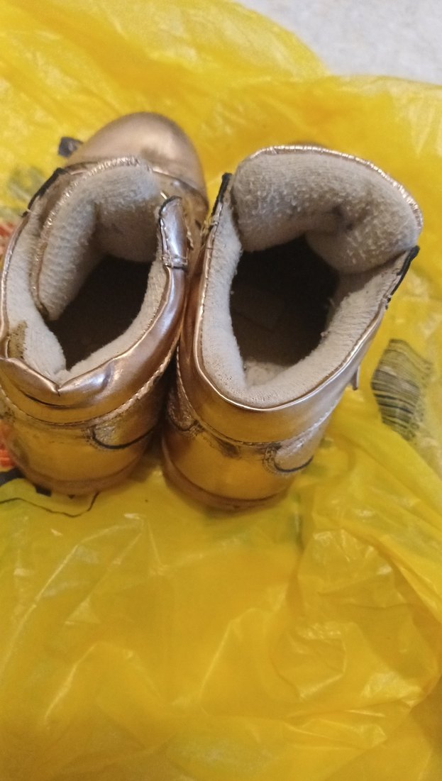 Kız Çocuk Parlak Altın Tokalı Yılan Desenli Bot - Görsel 2