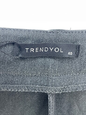 40 Beden gri Renk Trendyol & Milla Düz Kesim %70 İndirimli.