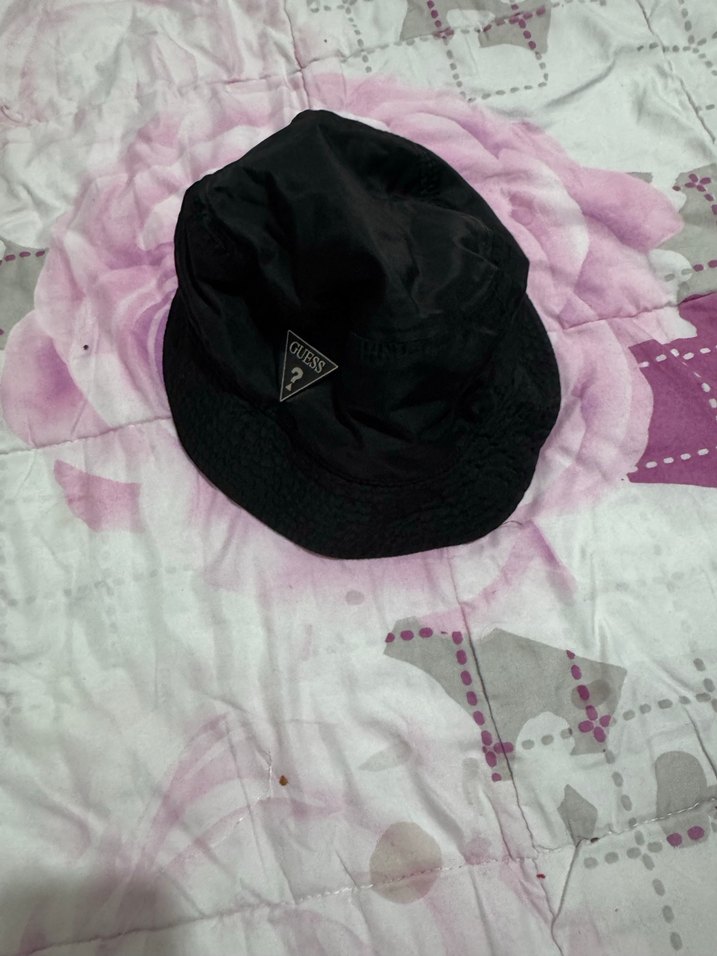 Siyah Guess Kadın Şapka Velcro Detaylı - Görsel 2