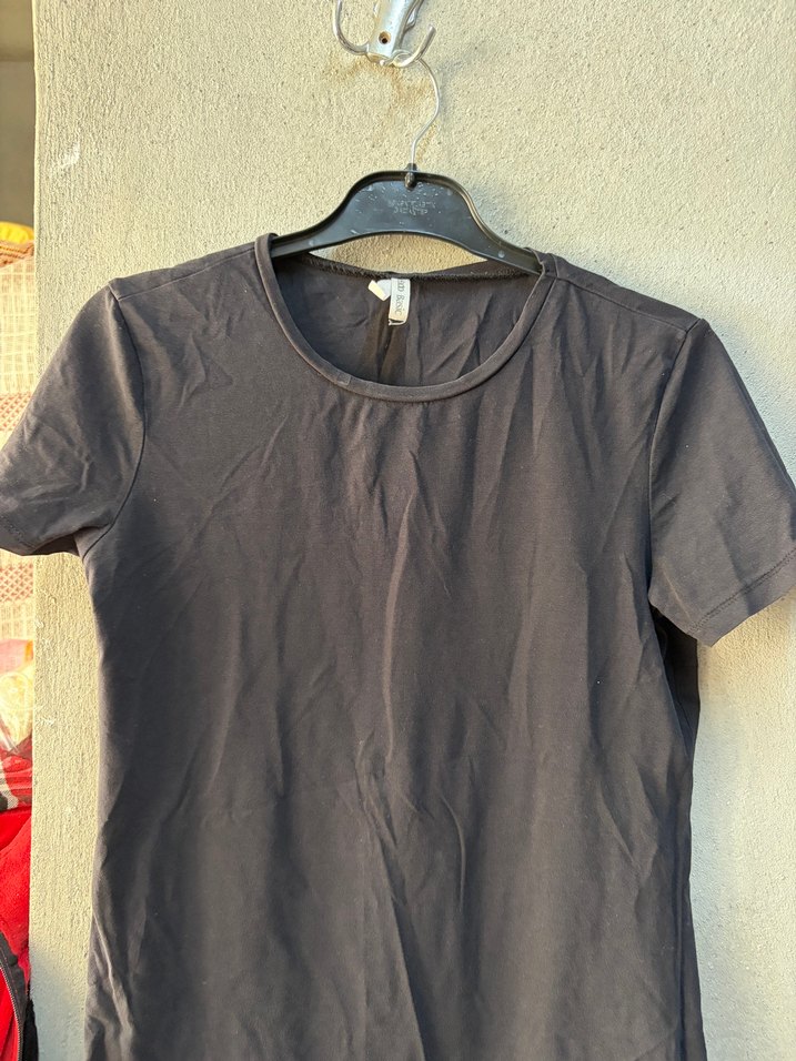 Siyah Bisiklet Yaka Basic Tişört — görsel 3/7