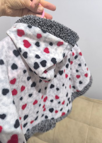 Kız Çocuk Kapüşonlu Düğmeli Baskılı Panço - Görsel 3