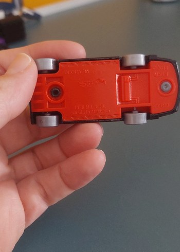  Beden İkonik - Hot Wheels Deora II