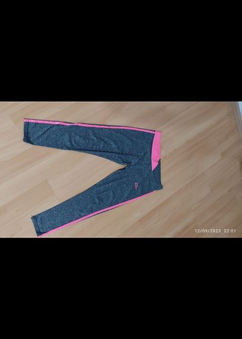 Pembe Detaylı Gri Kadın Spor Tayt