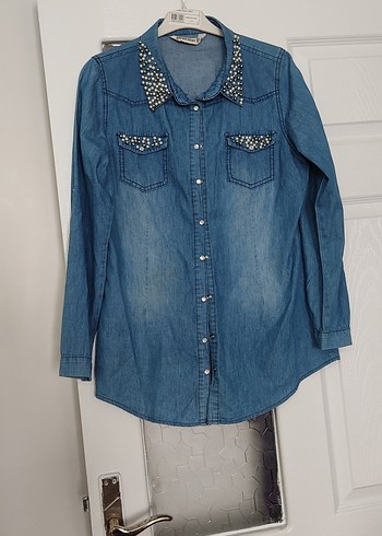 Taşlı Yakalı Mavi Denim Kadın Gömlek