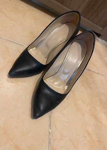 Siyah Stiletto Topuklu Klasik Kadın Ayakkabı - Görsel 2