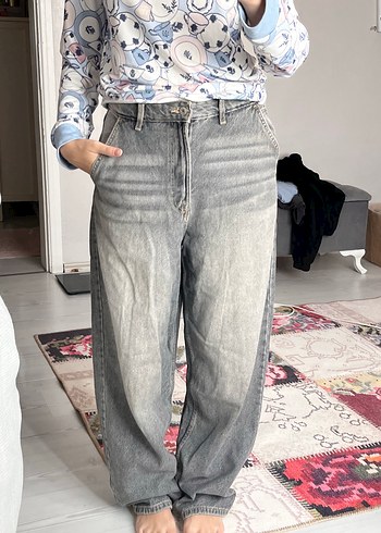 Bershka Yuksek Bel Rahat Kesim Denim Jean