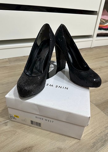 Nine West ürünü
