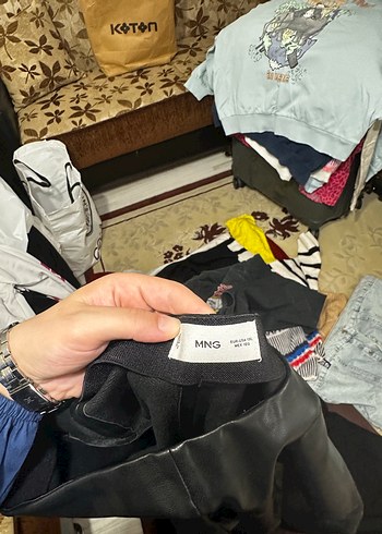 Mango Mng Siyah Deri Gorunumlu Sik Pantolon