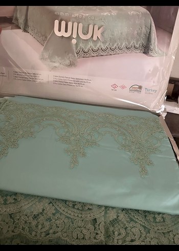 Taç Turkuaz Baskılı Pastel Yatak Örtüsü