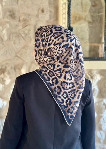 Diğer Leopar Desenli Sik Kumas Esarp
