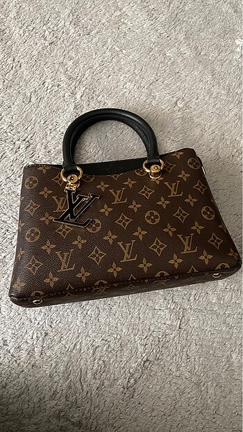 louis vuitton marka çanta