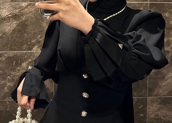 Melike Melikoğlu marka siyah abiye tesettür elbise