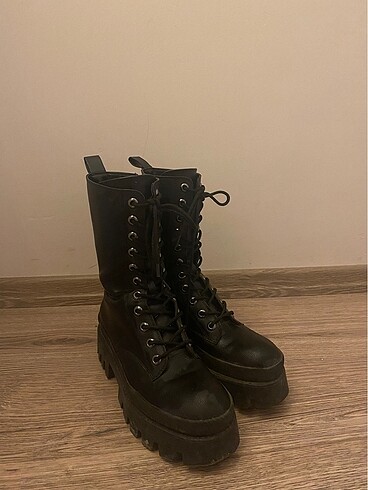 Bershka siyah postal bot