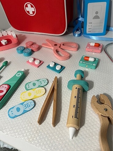 Beden Ahşap oyuncak doktor seti
