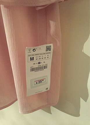 Zara İnci detaylı Zara gömlek Etiketi üstünde