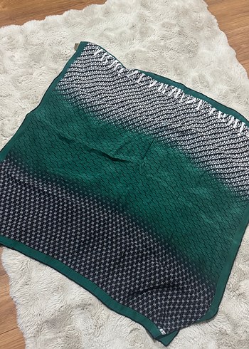 Armine Yesil Geometrik Desenli İnce Sal