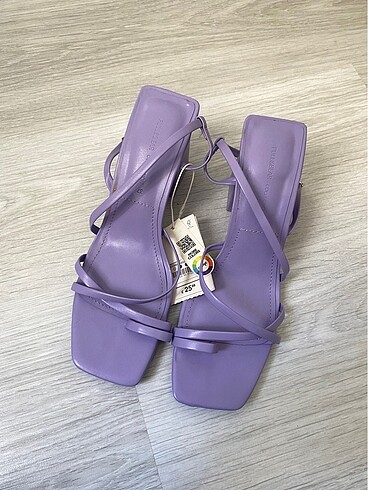 Pull and bear sandalet