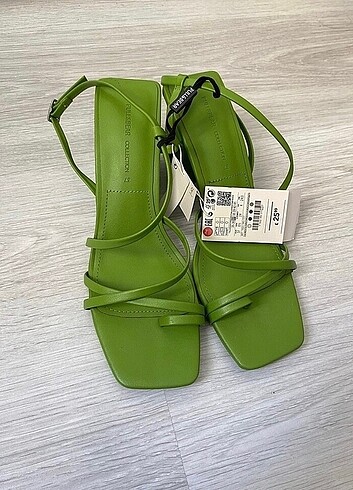 Pull and bear sandalet