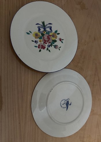 Çiçek Desenli Beyaz Tabak Takımı