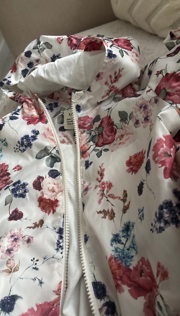 Çiçek Desenli LC Waikiki Çocuk Montu - Görsel 3