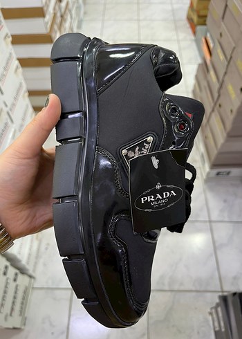 Prada Siyah Parlak Deri Sneaker